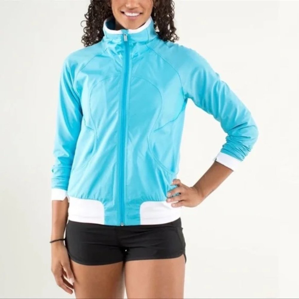 Lululemon Run: Track Attack Jacket Sz 10 In Spry Blue / White